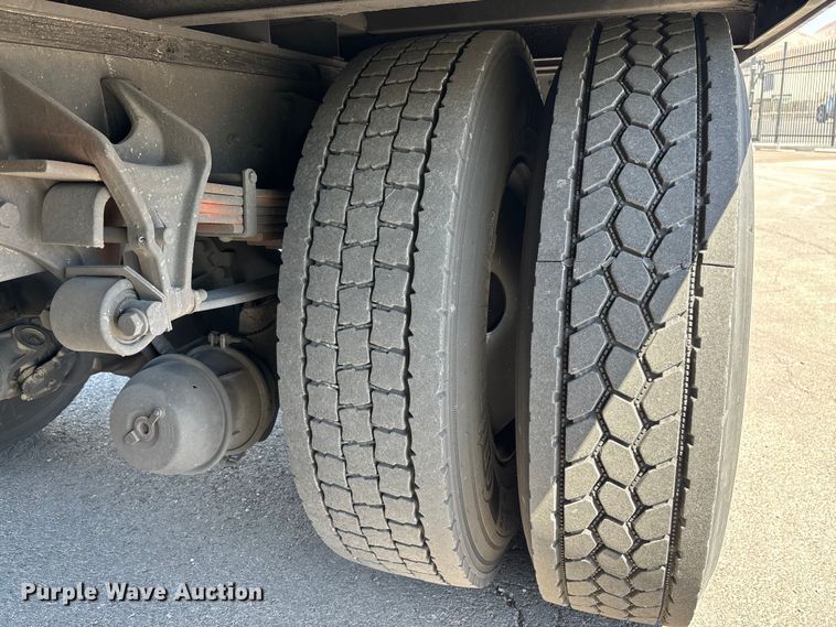 image for item YA3360 2019 International 4300 refrigerated truck