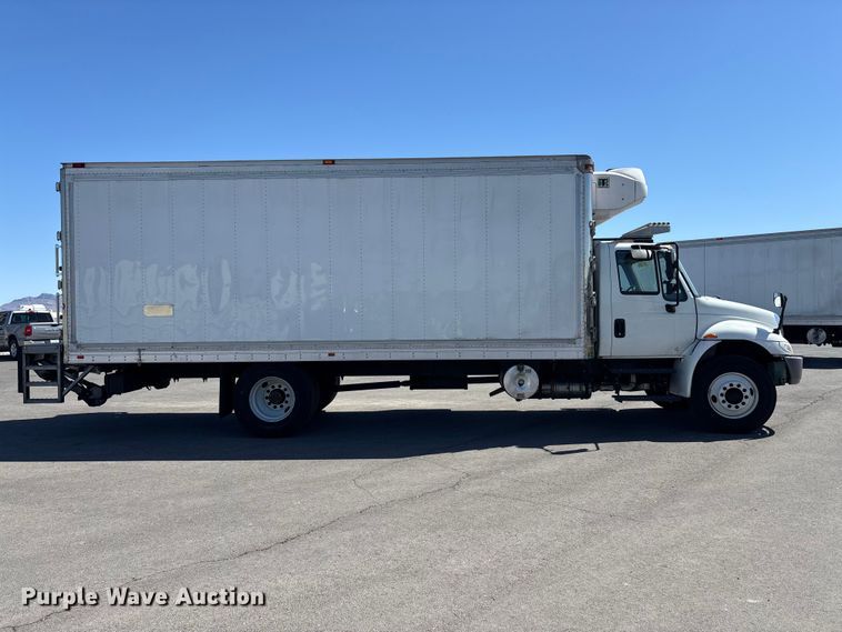 image for item YA3361 2019 International 4300 refrigerated truck