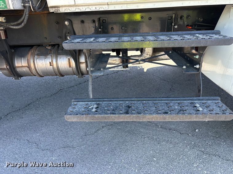 image for item YA3361 2019 International 4300 refrigerated truck