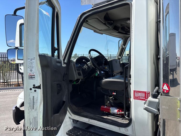 image for item YA3361 2019 International 4300 refrigerated truck