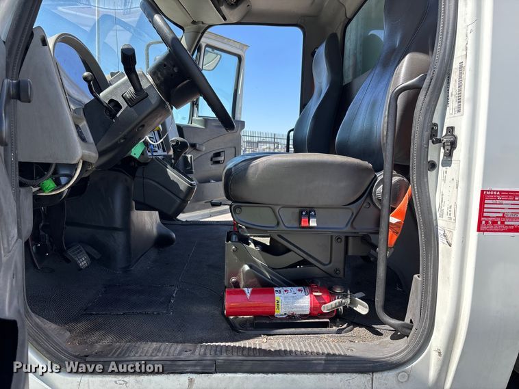 image for item YA3361 2019 International 4300 refrigerated truck
