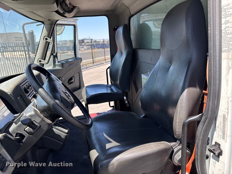 image for item YA3361 2019 International 4300 refrigerated truck