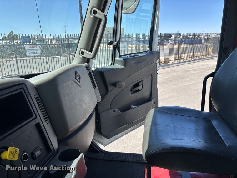 image for item YA3361 2019 International 4300 refrigerated truck