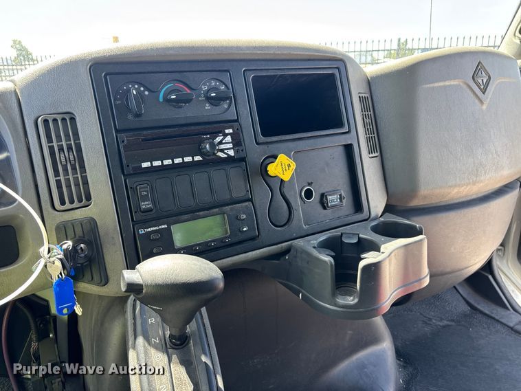 image for item YA3361 2019 International 4300 refrigerated truck