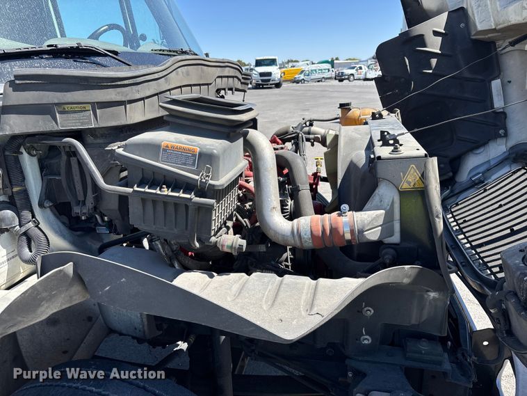 image for item YA3361 2019 International 4300 refrigerated truck