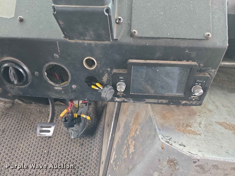 image for item YA3545 2006 Workhorse W42 food truck