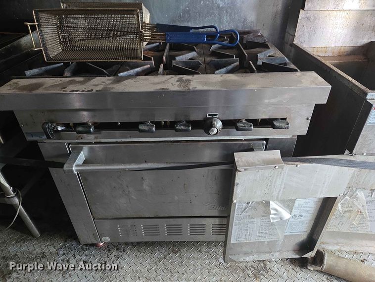 image for item YA3545 2006 Workhorse W42 food truck