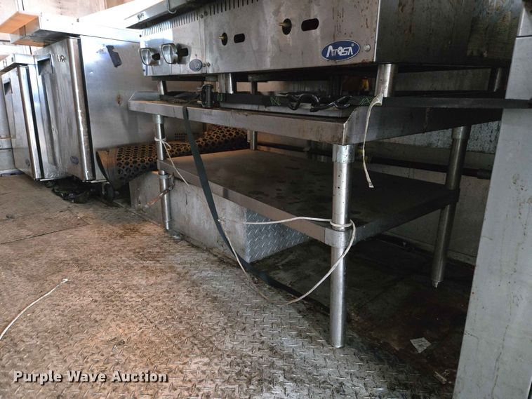 image for item YA3545 2006 Workhorse W42 food truck