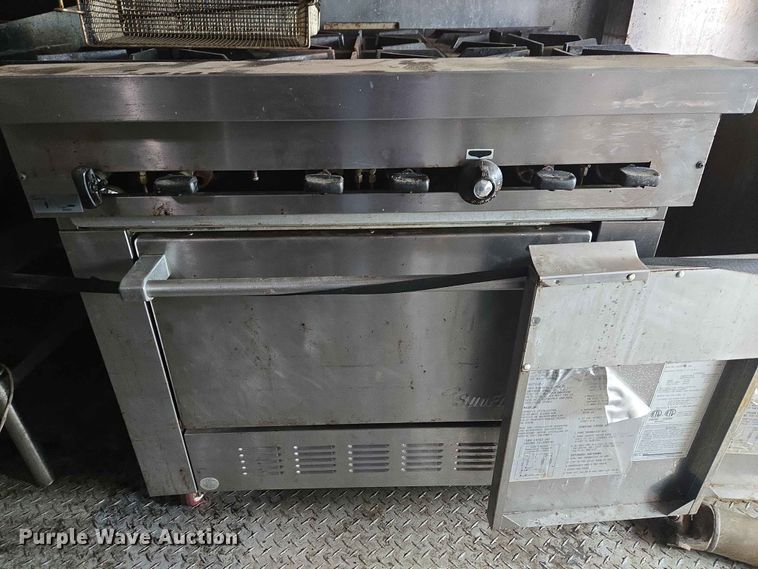 image for item YA3545 2006 Workhorse W42 food truck