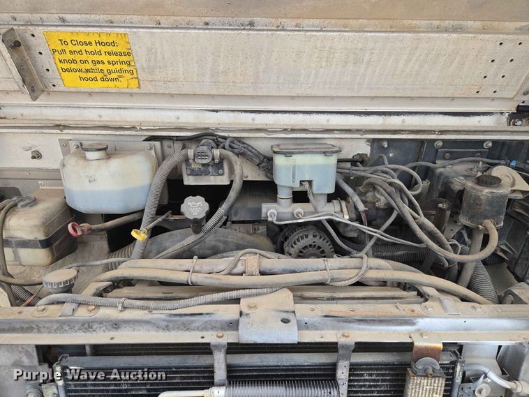 image for item YA3545 2006 Workhorse W42 food truck