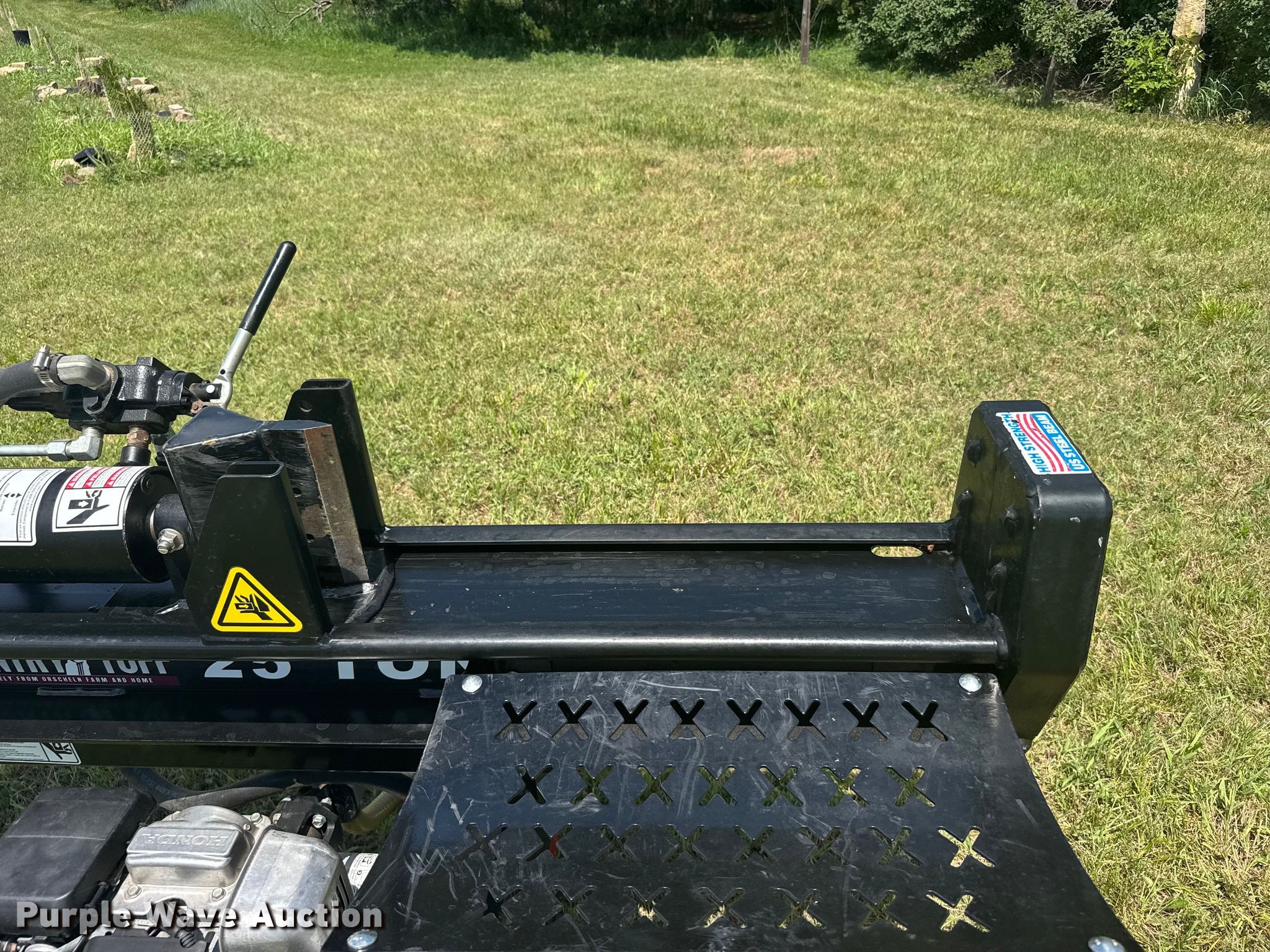 Country Tuff 617361 log splitter in Wilson, KS | Item EW4901 for