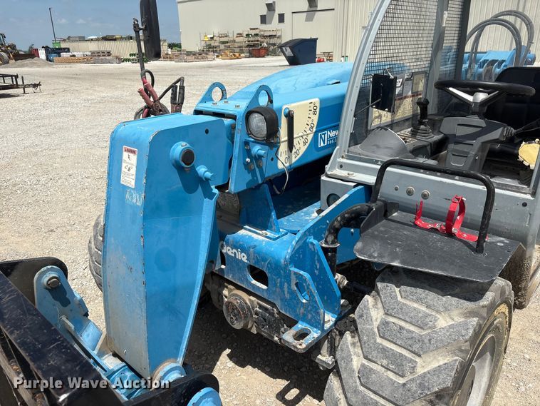 image for item DO5247 2014 Genie GTH-5519 telehandler