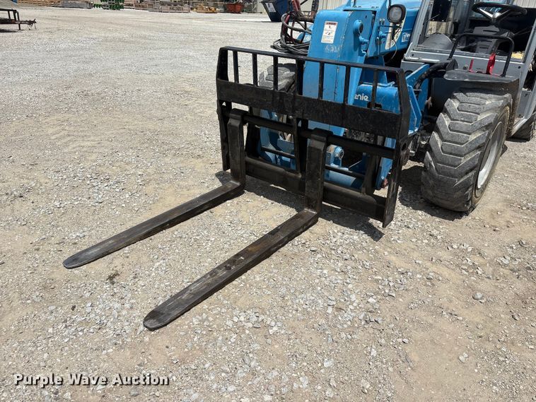 image for item DO5247 2014 Genie GTH-5519 telehandler