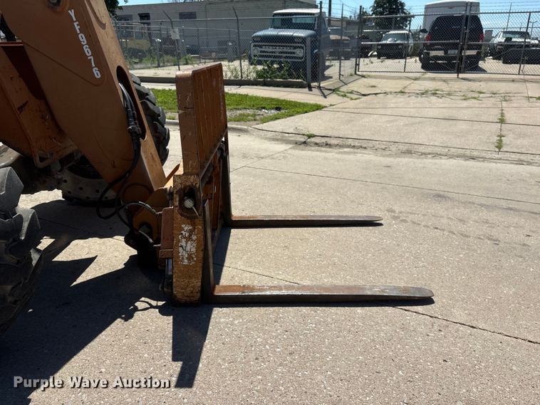 image for item DO5252 2000 Lull 844C-42 telehandler
