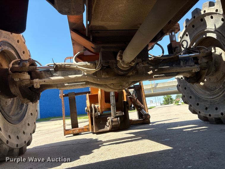 image for item DO5252 2000 Lull 844C-42 telehandler