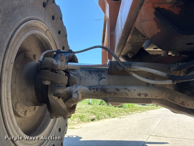 image for item DO5252 2000 Lull 844C-42 telehandler