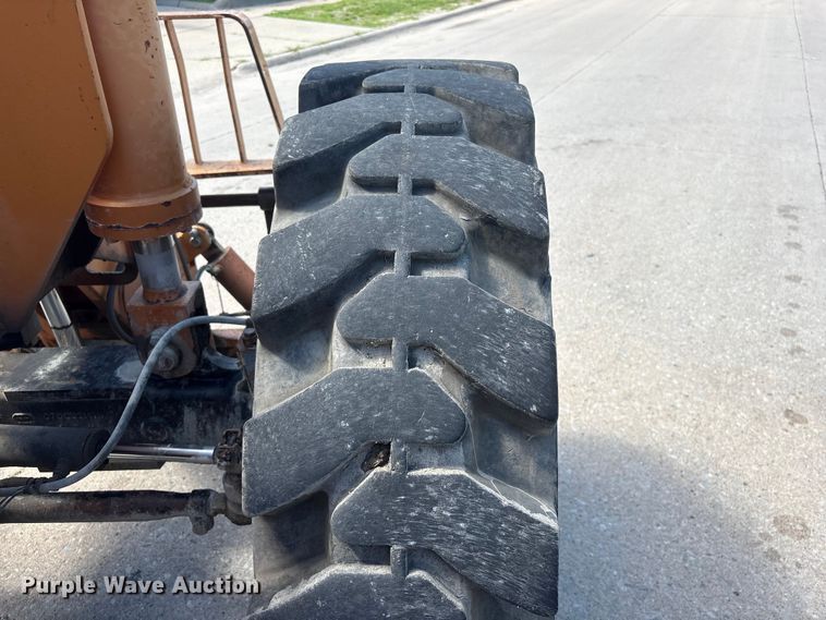 image for item DO5252 2000 Lull 844C-42 telehandler