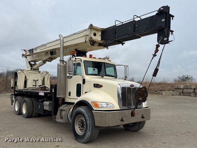 image for item DO8467 2006 Peterbilt 335 crane truck