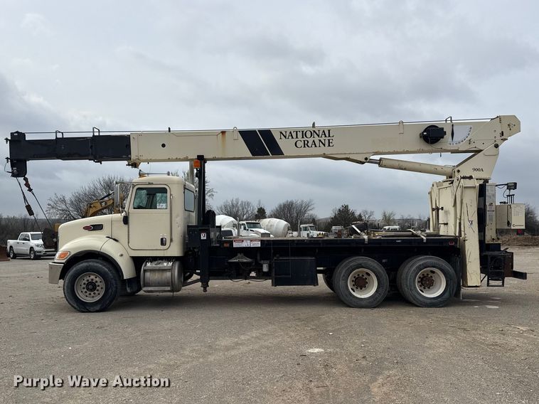 image for item DO8467 2006 Peterbilt 335 crane truck