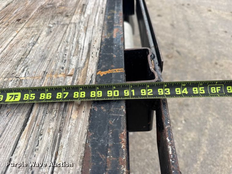 image for item DO8467 2006 Peterbilt 335 crane truck
