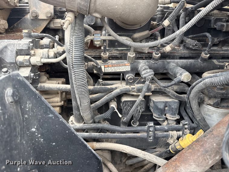 image for item DO8467 2006 Peterbilt 335 crane truck