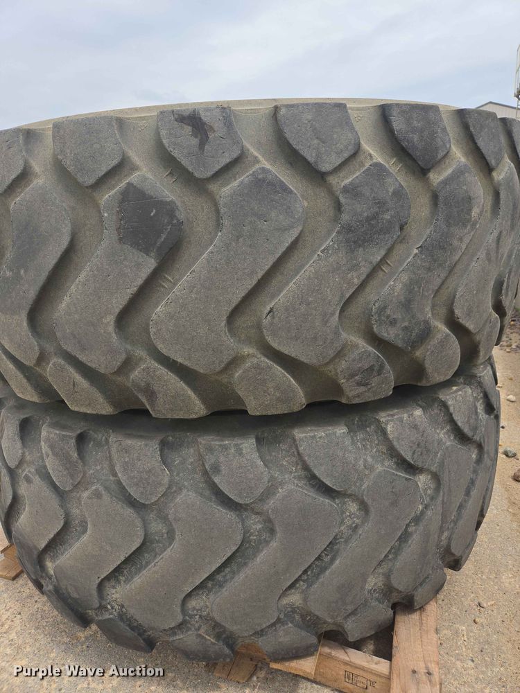 image for item DP8943 (4) 20.5R25 Michelin XHA2 tires