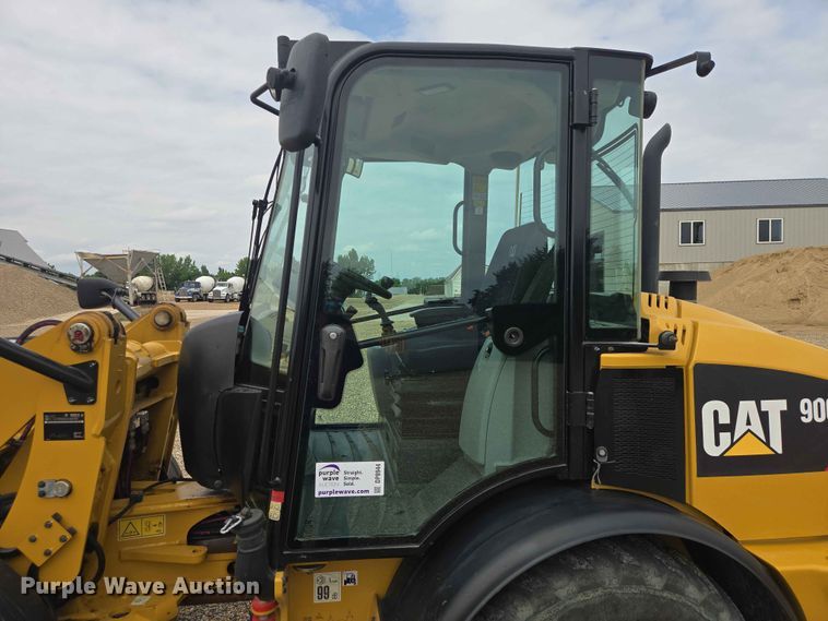 image for item DP8944 2019 Caterpillar 906M wheel loader