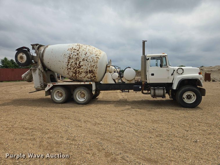 image for item DP8945 1995 Ford LT9000 ready mix truck