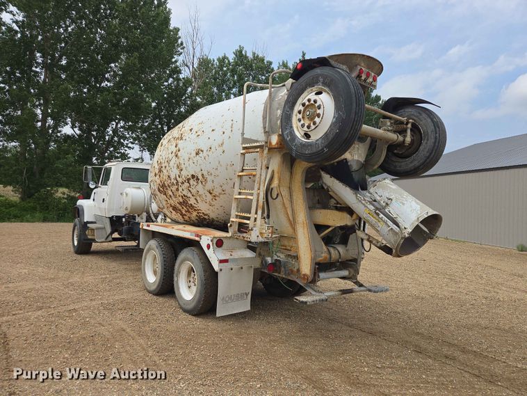 image for item DP8945 1995 Ford LT9000 ready mix truck