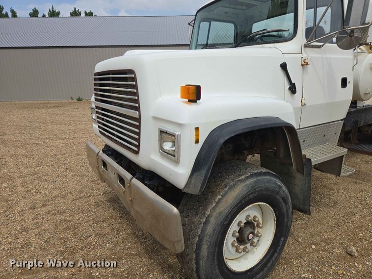 image for item DP8945 1995 Ford LT9000 ready mix truck