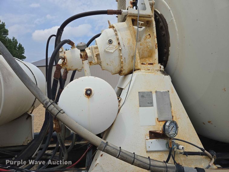 image for item DP8945 1995 Ford LT9000 ready mix truck