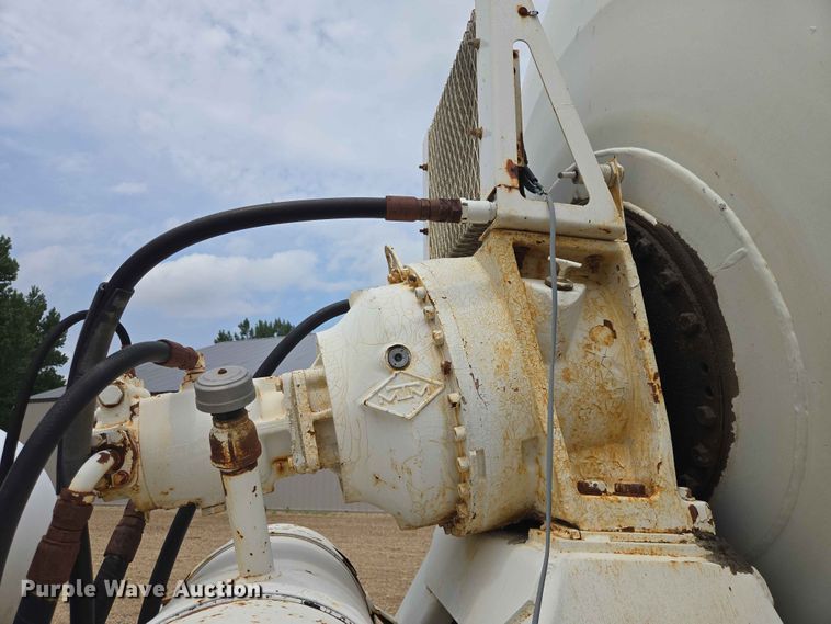 image for item DP8945 1995 Ford LT9000 ready mix truck