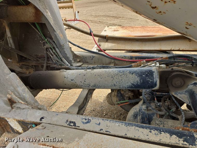 image for item DP8945 1995 Ford LT9000 ready mix truck