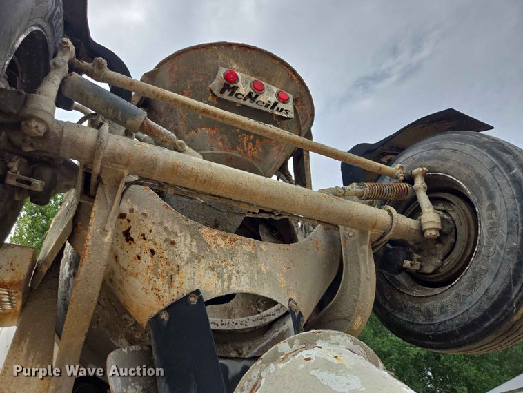 image for item DP8945 1995 Ford LT9000 ready mix truck