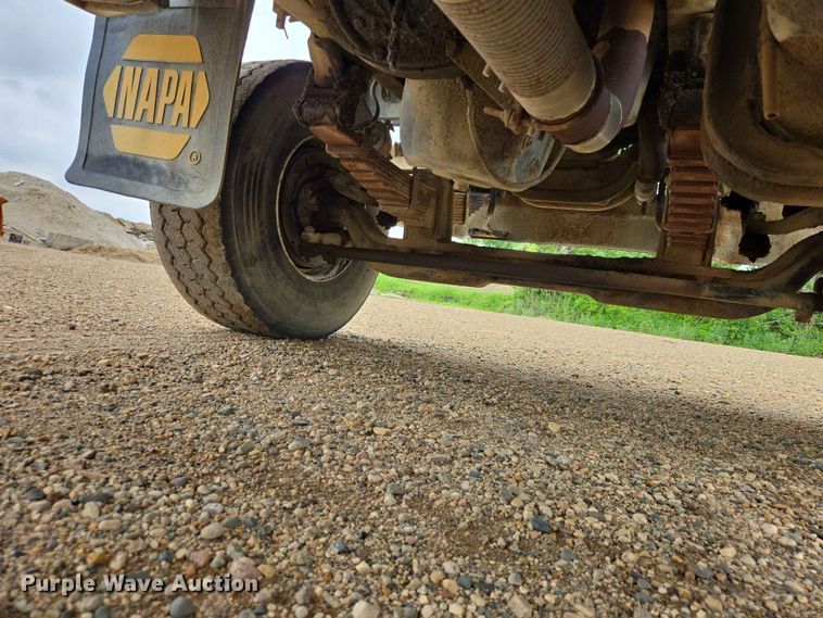 image for item DP8945 1995 Ford LT9000 ready mix truck