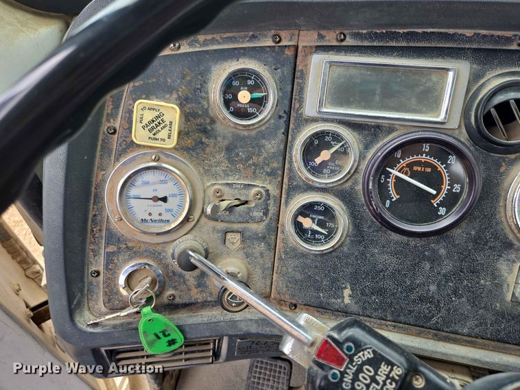 image for item DP8945 1995 Ford LT9000 ready mix truck