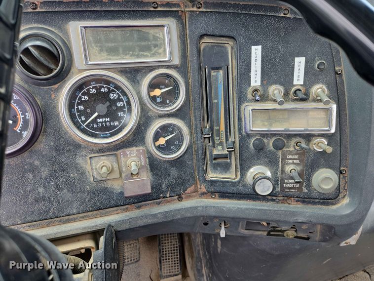image for item DP8945 1995 Ford LT9000 ready mix truck
