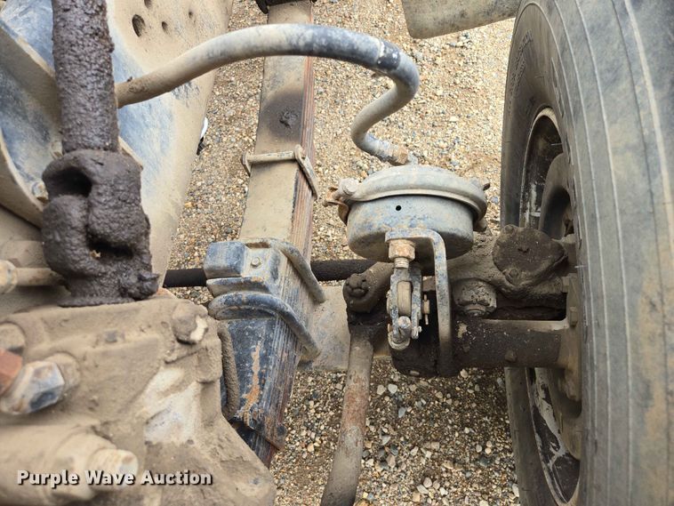 image for item DP8945 1995 Ford LT9000 ready mix truck