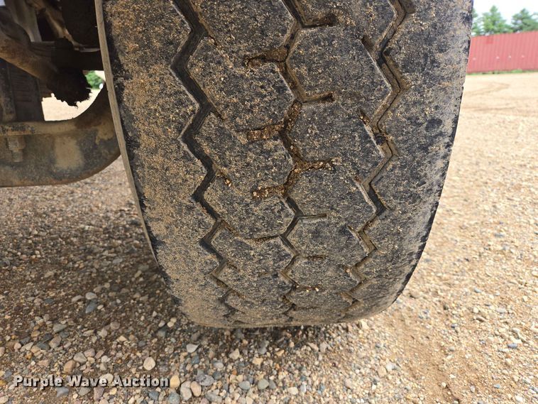 image for item DP8945 1995 Ford LT9000 ready mix truck