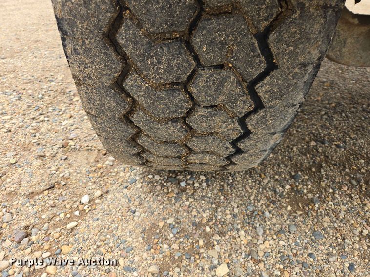image for item DP8945 1995 Ford LT9000 ready mix truck