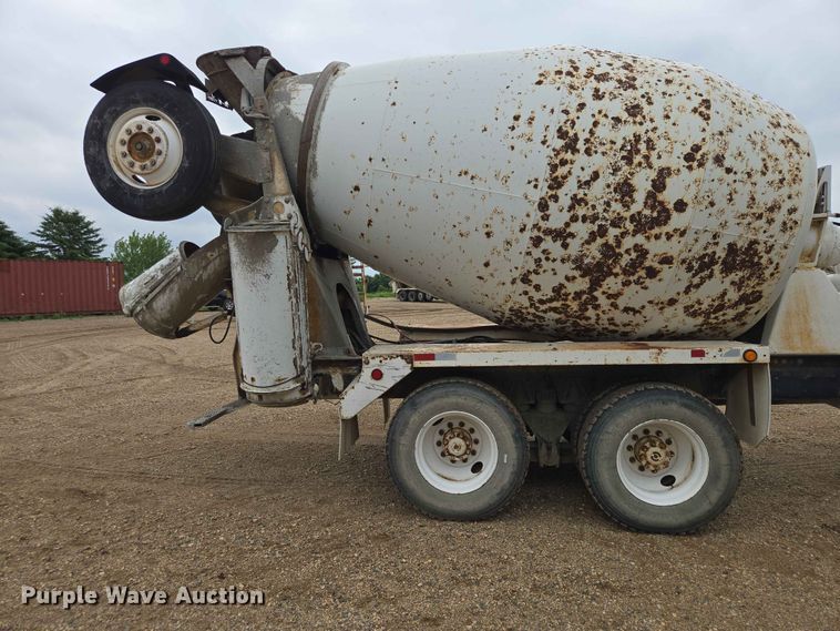 image for item DP8945 1995 Ford LT9000 ready mix truck