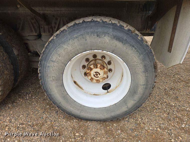 image for item DP8945 1995 Ford LT9000 ready mix truck