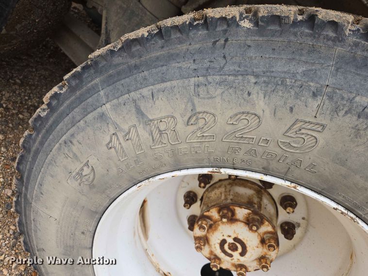 image for item DP8945 1995 Ford LT9000 ready mix truck