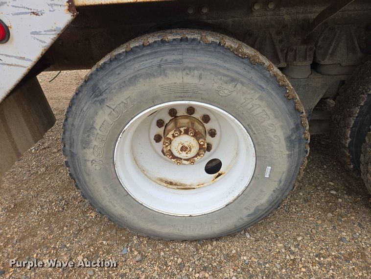 image for item DP8945 1995 Ford LT9000 ready mix truck