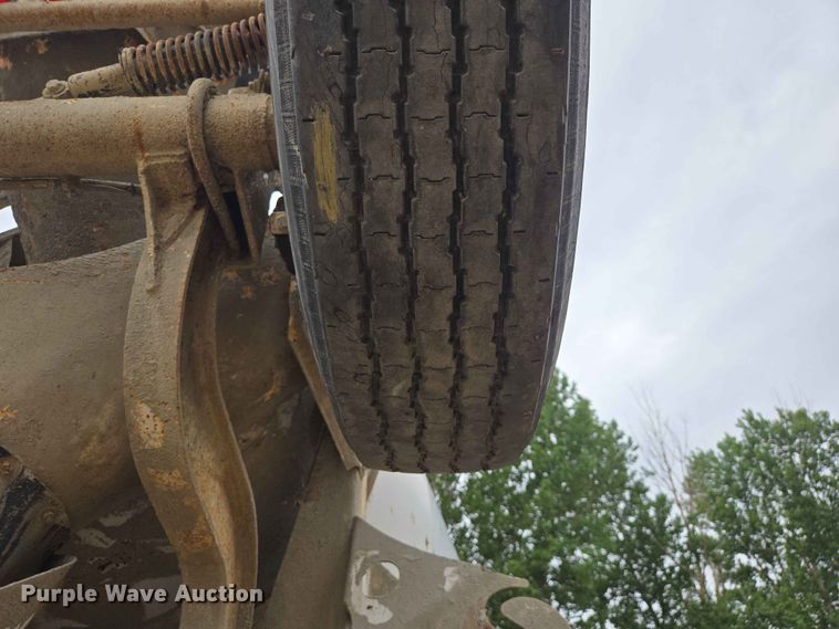 image for item DP8945 1995 Ford LT9000 ready mix truck