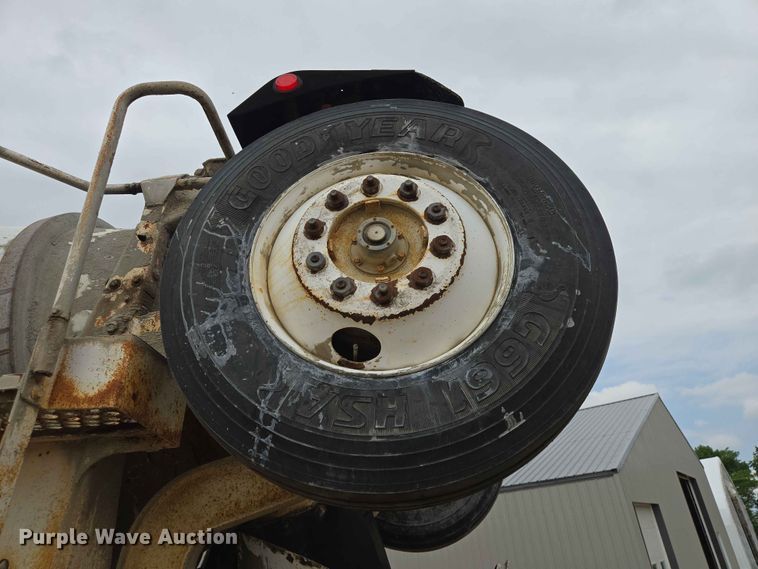 image for item DP8945 1995 Ford LT9000 ready mix truck
