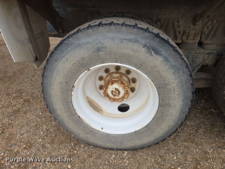 image for item DP8945 1995 Ford LT9000 ready mix truck
