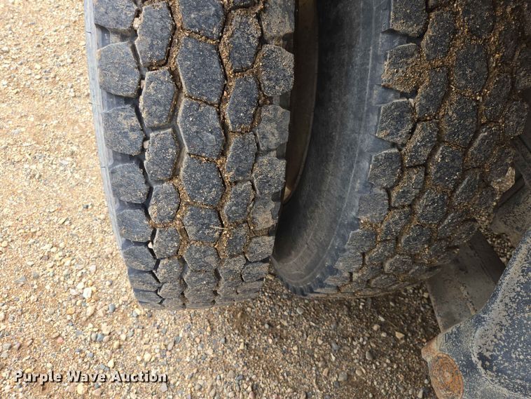 image for item DP8945 1995 Ford LT9000 ready mix truck
