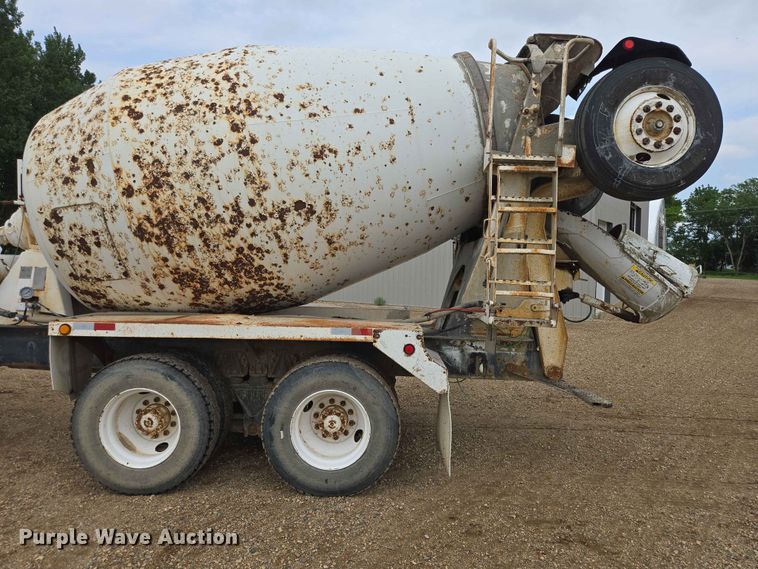image for item DP8945 1995 Ford LT9000 ready mix truck