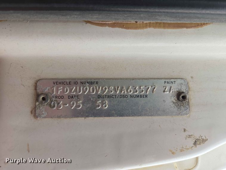 image for item DP8945 1995 Ford LT9000 ready mix truck